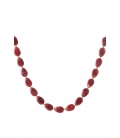 Halsketting met bordeauxrode kralen en gouden details