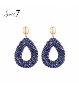 Oorbellen van Sweet7 met donkerblauwe kralenstructuur