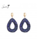 Oorbellen van Sweet7 met donkerblauwe kralenstructuur