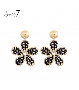 Zwarte oorhangers in bloemvorm met glas kralen