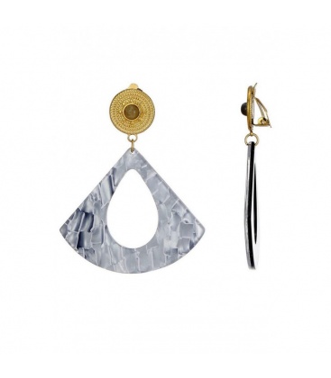 Oorclips grijs met een waaier als hanger 