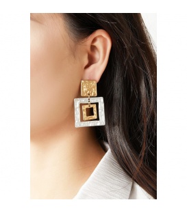 Oorclips met vierkante vormen in goud en zilverkleur
