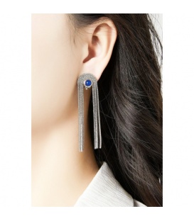 Oorclips met zilverkleurige franjes en een blauw steentje