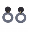 Oorclips met zwarte knop en grijze cirkel