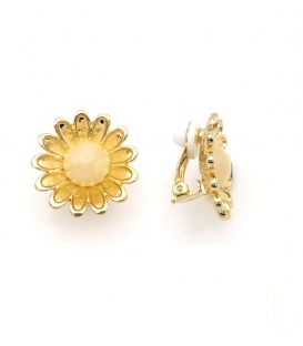 Oorclips goudkleurig in bloemvorm met licht steentje midden