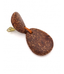 Oorclips met bruine natuur look en leder detail