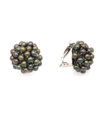 Oorclips met glanzende groene, bruine kralen 