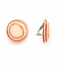 Oorclips creme met een rood cirkelpatroon 