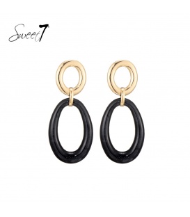 Oorbellen zwart met een goudkleurig oor stukje