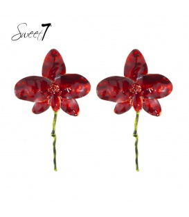 Oorbellen met dieprode bloemen en groene steel