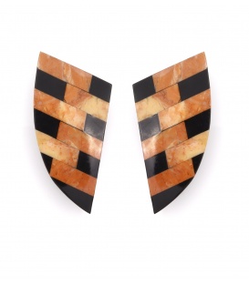 Oorclips met mozaïekpatroon in aardetinten en zwart
