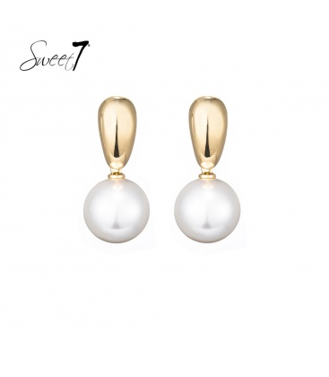 Oorbellen met goudkleurige druppel en witte parel