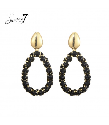 Oorbellen met zwarte kristallen steentjes en een goudkleurige afwerking