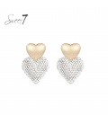 Oorbellen goudkleurig met dubbele hartvorm en heldere steentjes