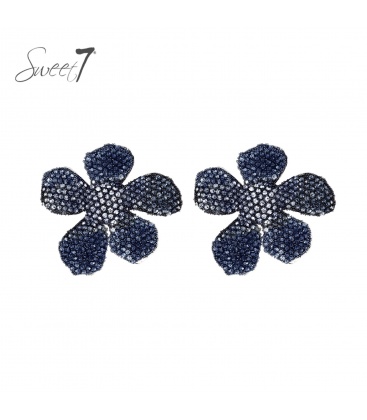 Oorbellen met sprankelende blauwe bloemblaadjes