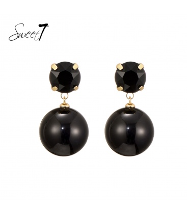 Oorbellen zwart met een ronde bol en een glas steentje