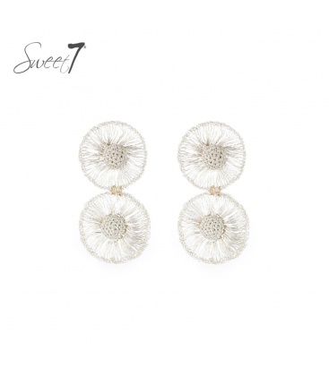 Oorbellen witte met dubbele cirkelvorm en draadstructuur