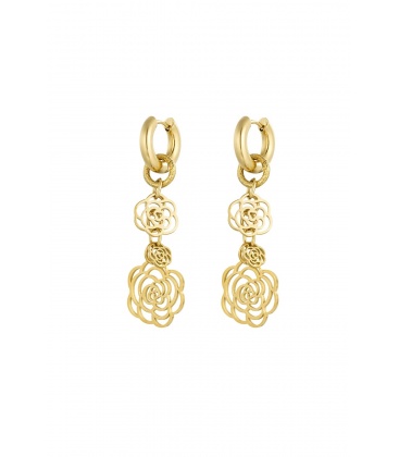 Oorbellen met drie goudkleurige bloemenhangers