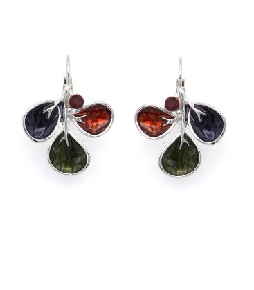 Oorbellen met blaadjesvorm in natuurlijke kleuren en zilverkleurige omlijsting