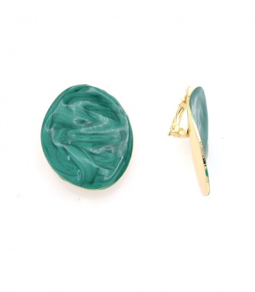 Oorclips groen met een golvend effect 