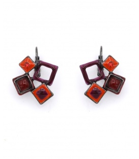 Oorbellen met rode vierkante vormen en glas steentje