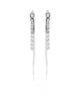 Oorclips zilverkleurig met heldere fonkelende steentjes 