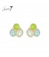 Oorbellen met mintgroen, lime en een blauw steentjes