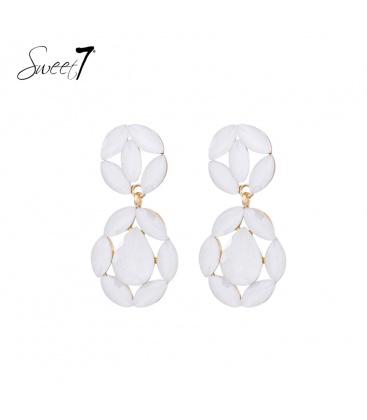 Oorbellen wit met facetgeslepen steentjes