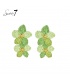 Oorbellen met twee bloemen in groene tinten van Raffia