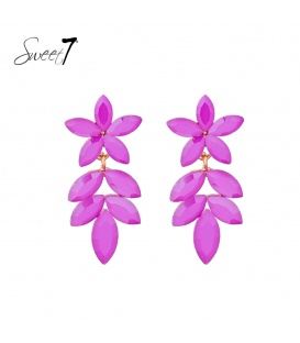 Oorbellen met paarse bloemblaadjes en goudkleurige accenten