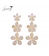 Oorbellen met drie bloemen in Beige tinten