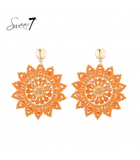 Oorbellen met oranje kralen en goudkleurige stud