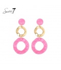 Oorbellen met roze hanger en goudkleurige schakel