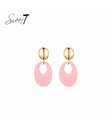 Oorbellen met goudkleurige knop en roze ovale hanger
