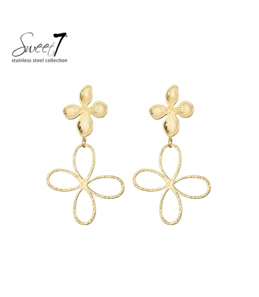 Oorbellen goudkleurig met dubbele bloemvorm 