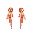 Oorclips met rood en oranje kleuren en sierlijke kettingen