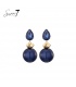 Oorbellen blauw met een glas steentje en een bol als hanger