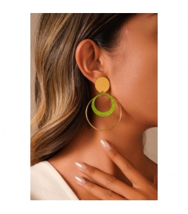 Oorclips met goudkleurige ring en blauwe cirkel in marmerlook.