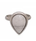 Zilverkleurige ring met grijze druppel steen (17 mm)